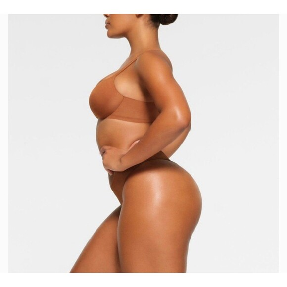 NWT Skims Ultimate Collection Push-Up Plunge Bra in Bronze - Picture 5 of 8